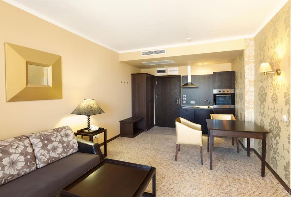 Royal Beach Apartment Barcello B 써니비치 외부 사진
